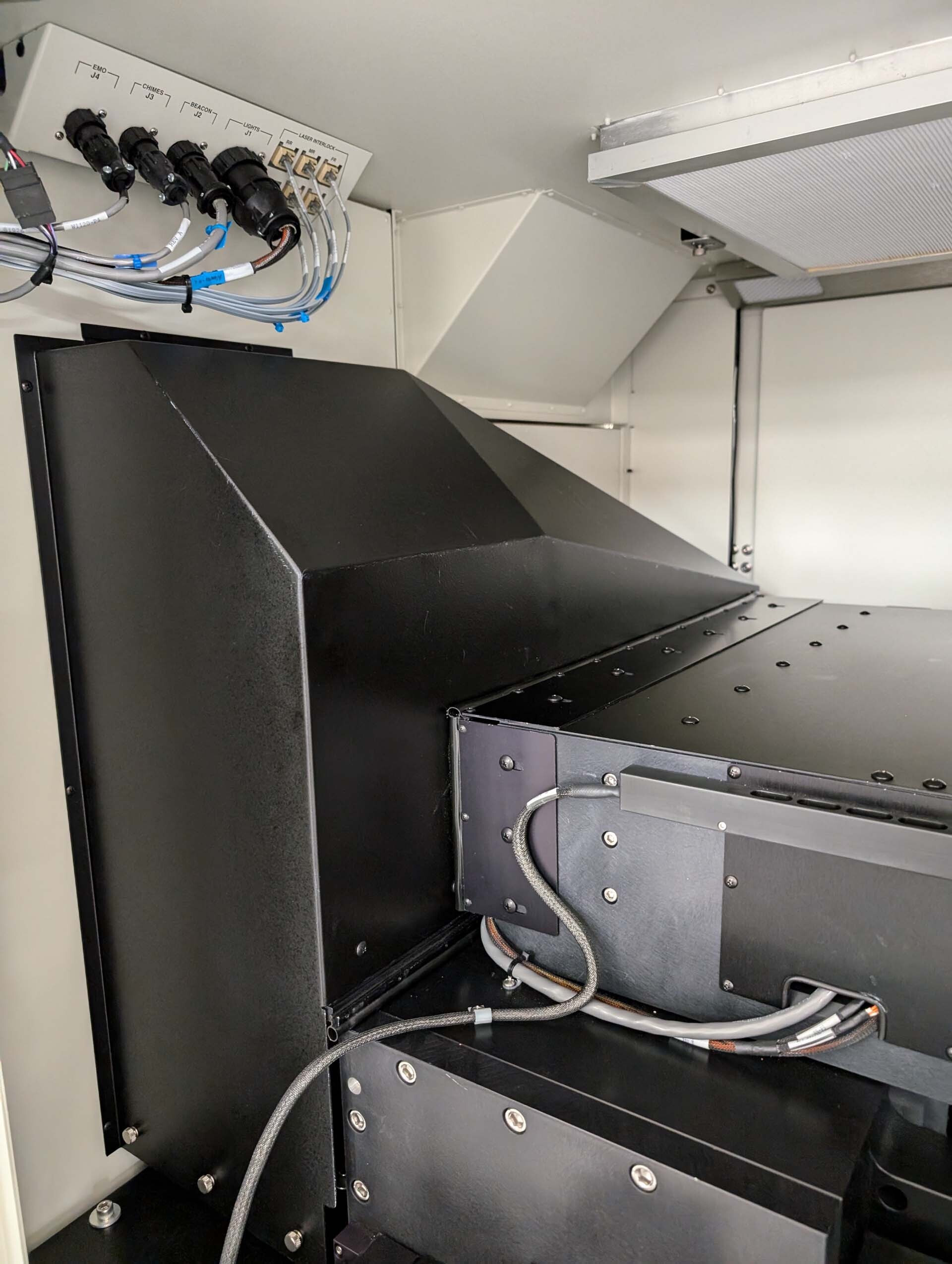 Photo Used ESI 9350 For Sale