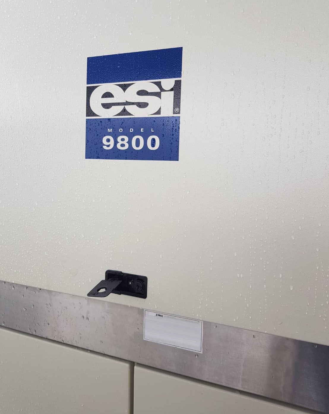 Photo Used ESI 9800 For Sale