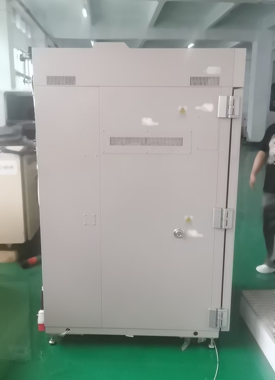 图为 已使用的 ESPEC PVHC-332M 待售