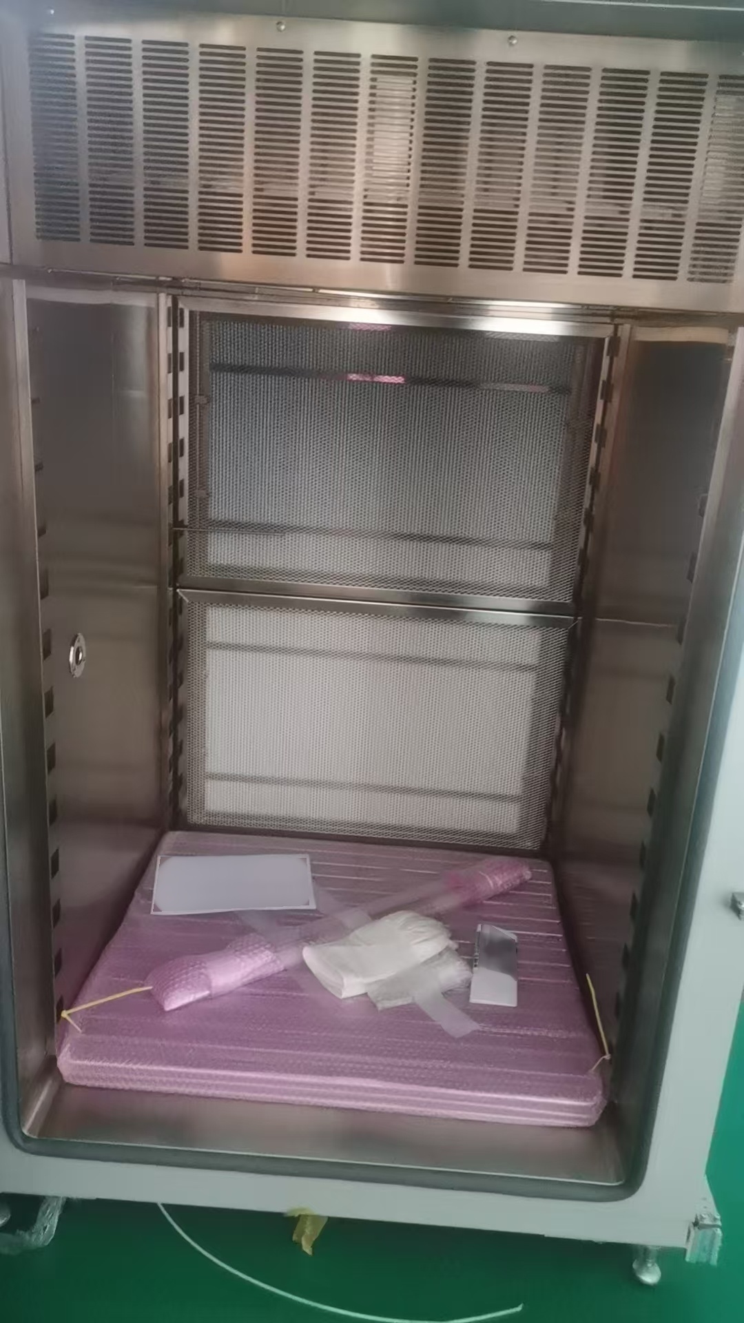 图为 已使用的 ESPEC PVHC-332M 待售