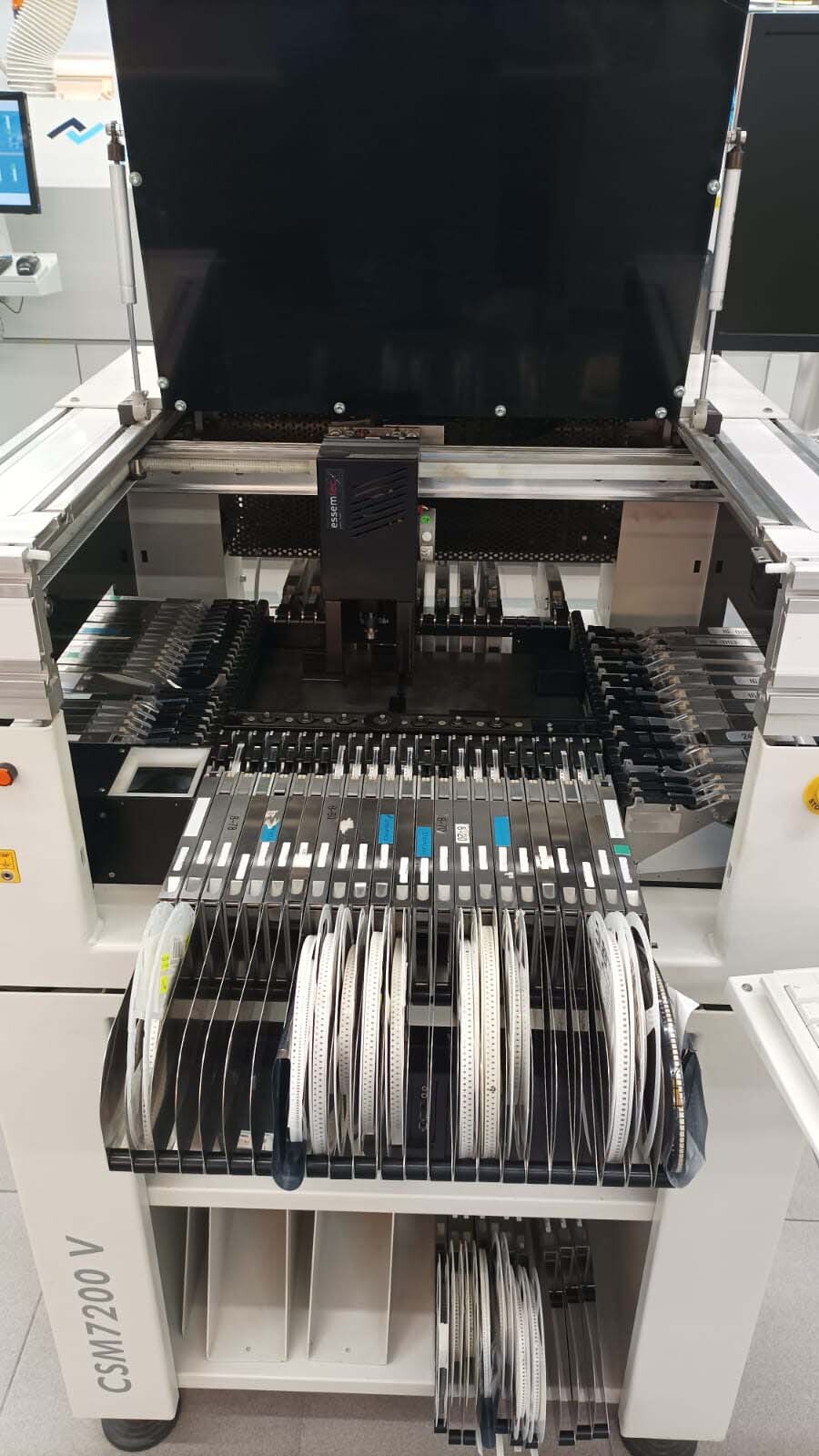 Photo Used ESSEMTEC CSM-7200 V For Sale