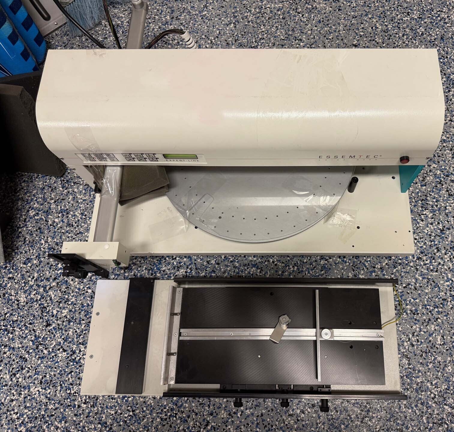 Photo Used ESSEMTEC Expert-Line For Sale