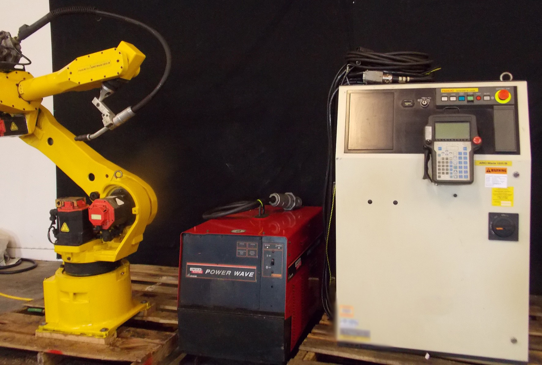 Photo Used FANUC Arcmate 120iBe For Sale