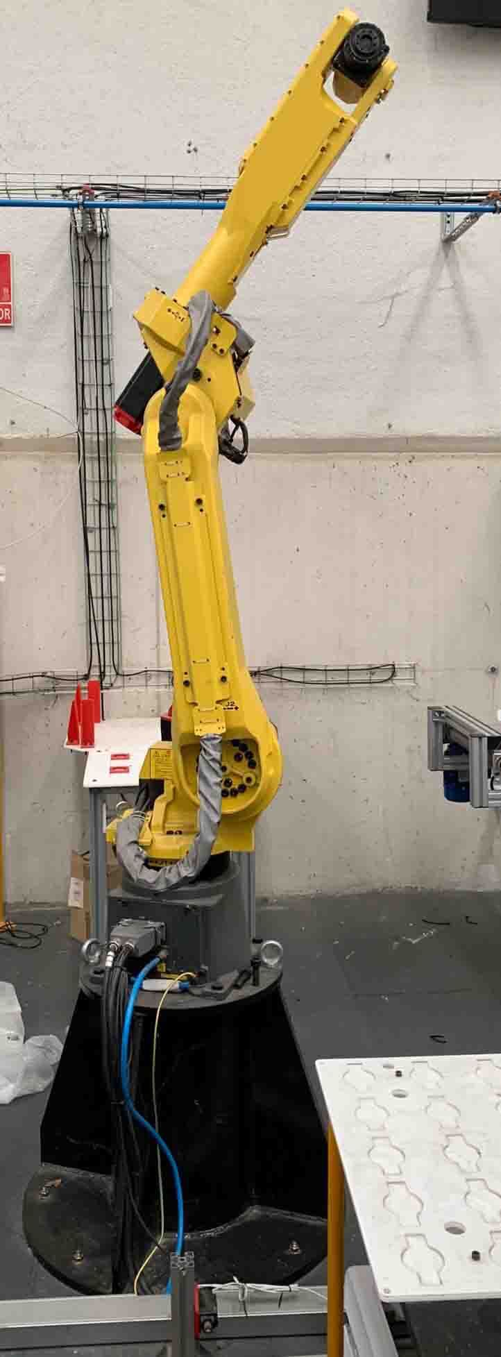 사진 사용됨 FANUC M20iA 판매용