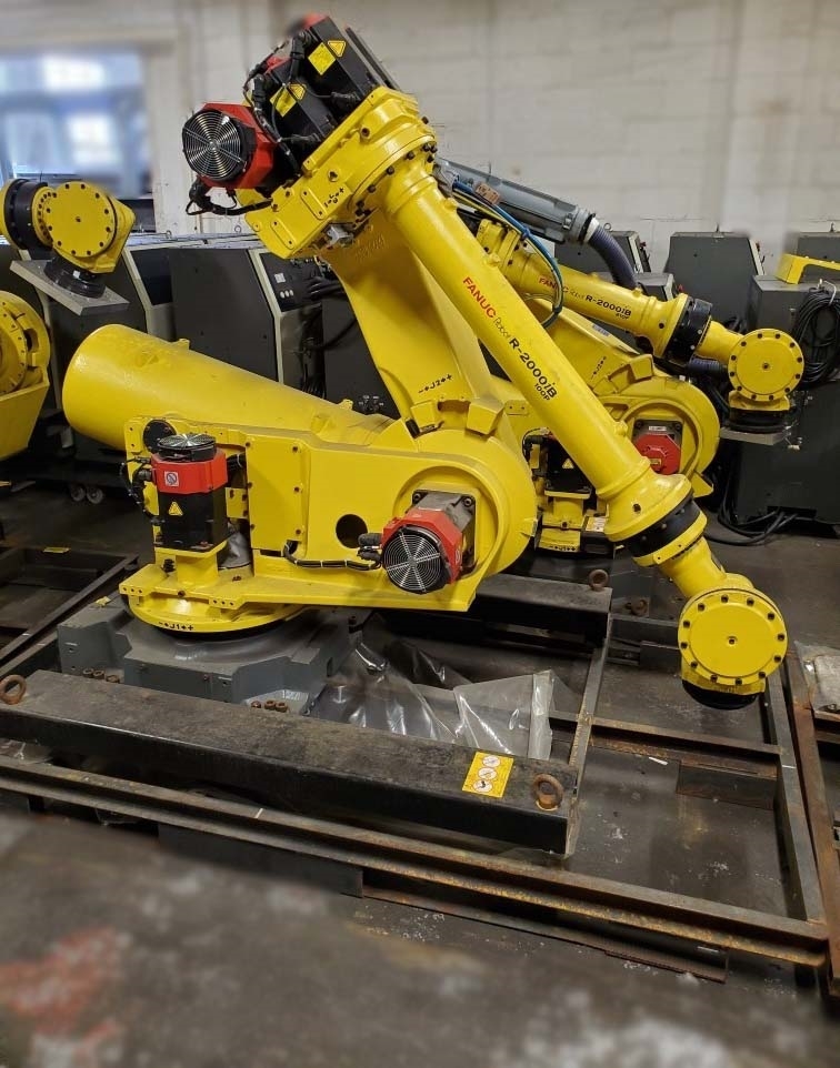 Photo Used FANUC Lot of (20) R-2000iB 100P For Sale