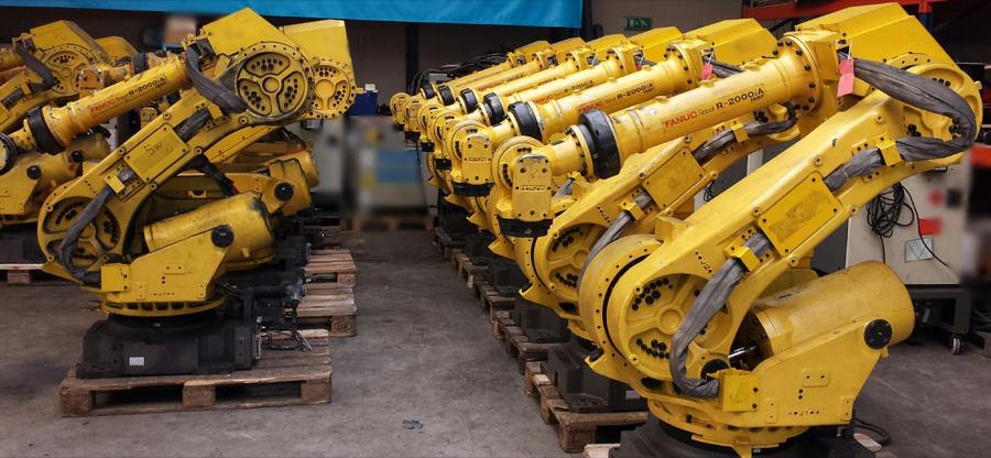Photo Used FANUC R2000 165F For Sale