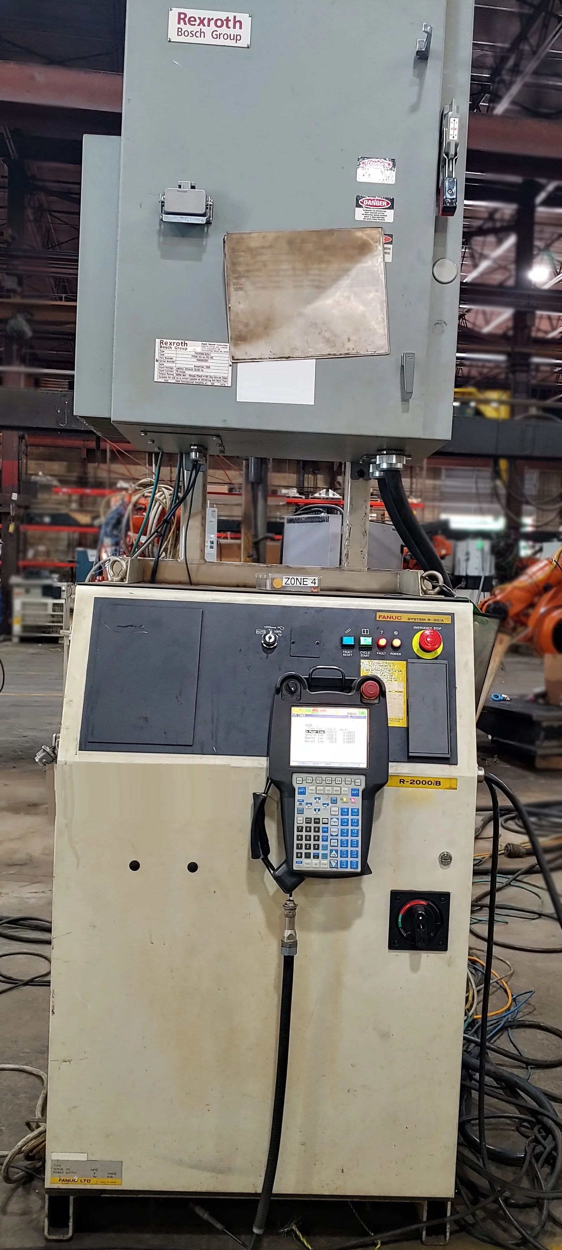 Photo Used FANUC R2000iB / F165 For Sale