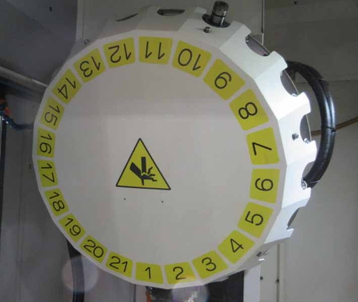 사진 사용됨 FANUC Robodrill α-D21MiA 판매용