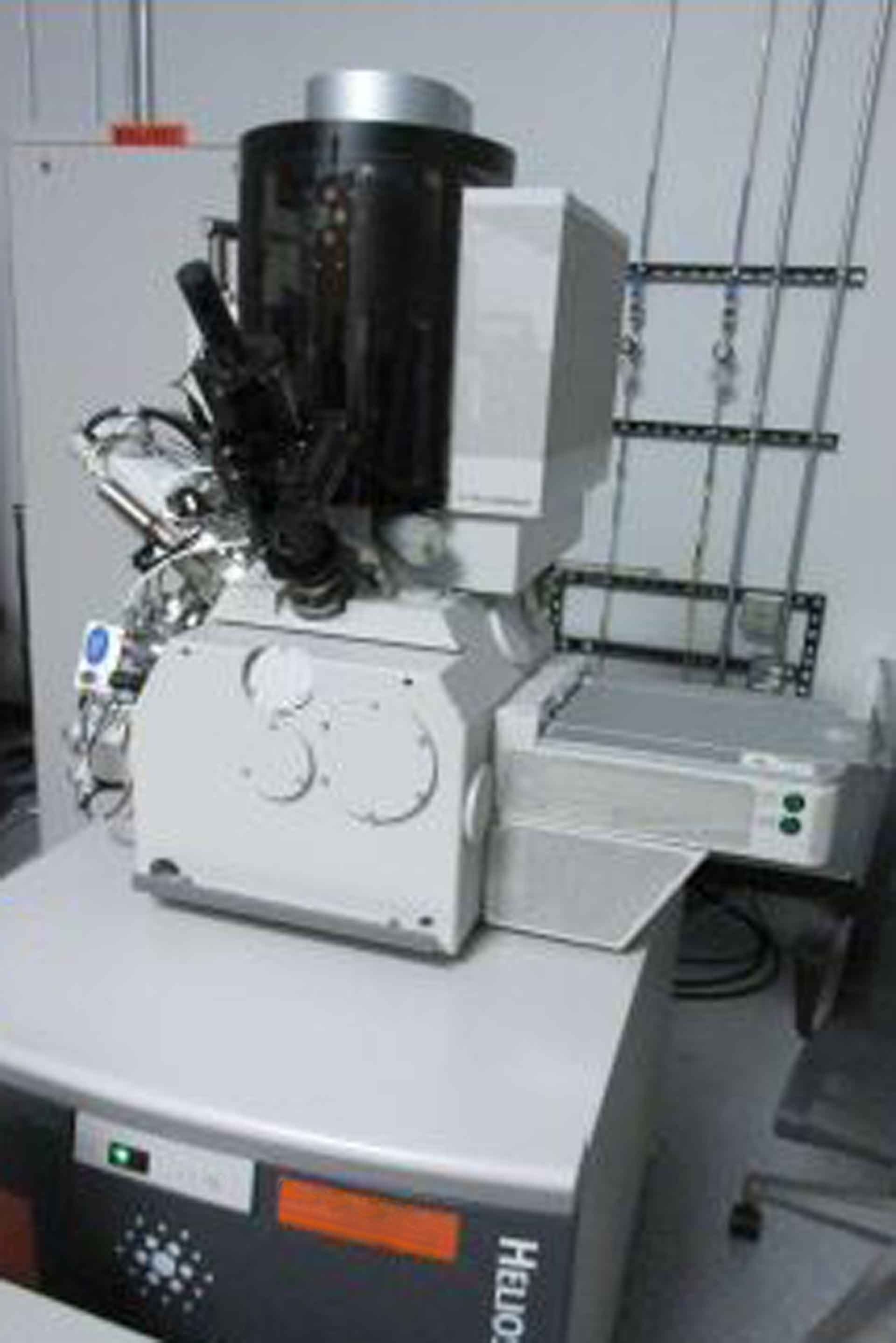 Photo Used FEI Helios NanoLab 400 For Sale