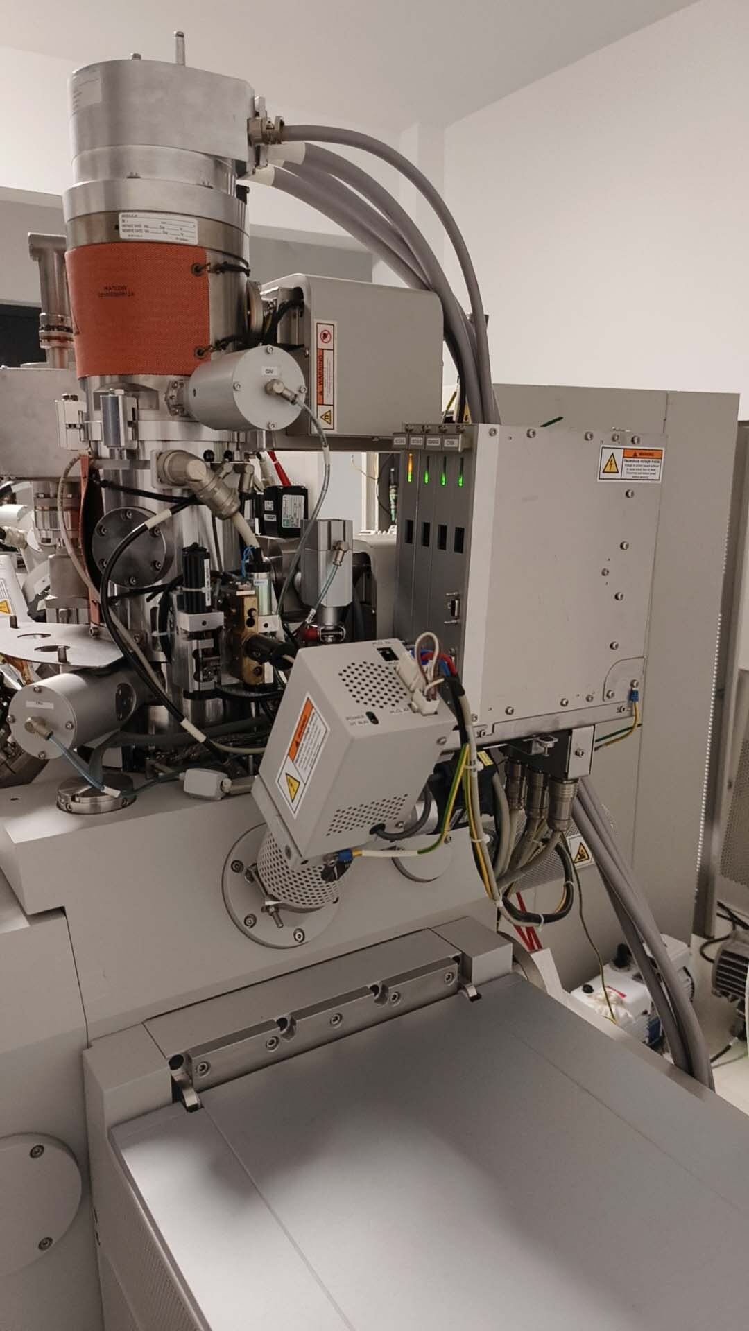 Photo Used FEI Helios NanoLab 450S For Sale