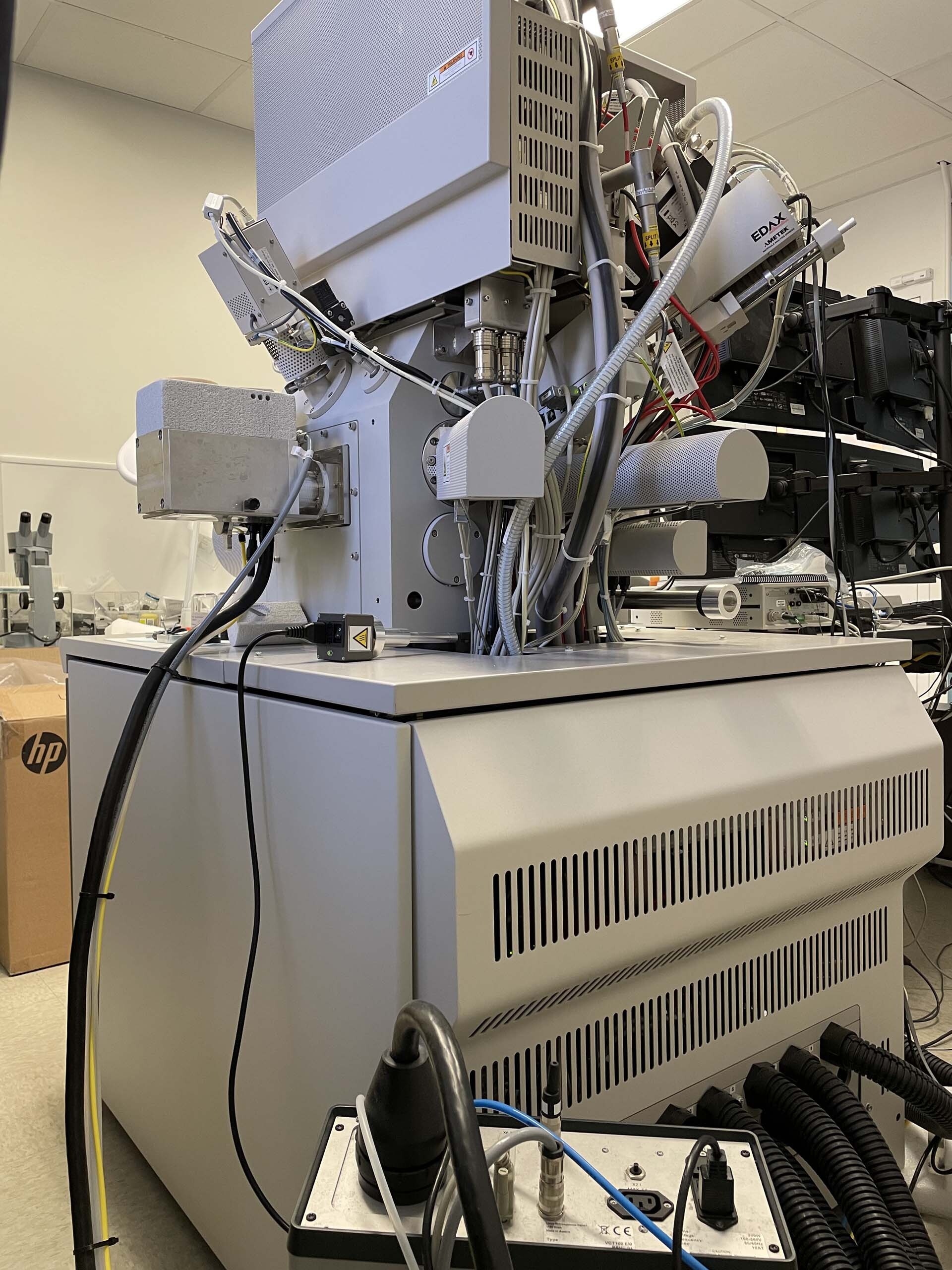 Foto Verwendet FEI Helios NanoLab 660 Zum Verkauf