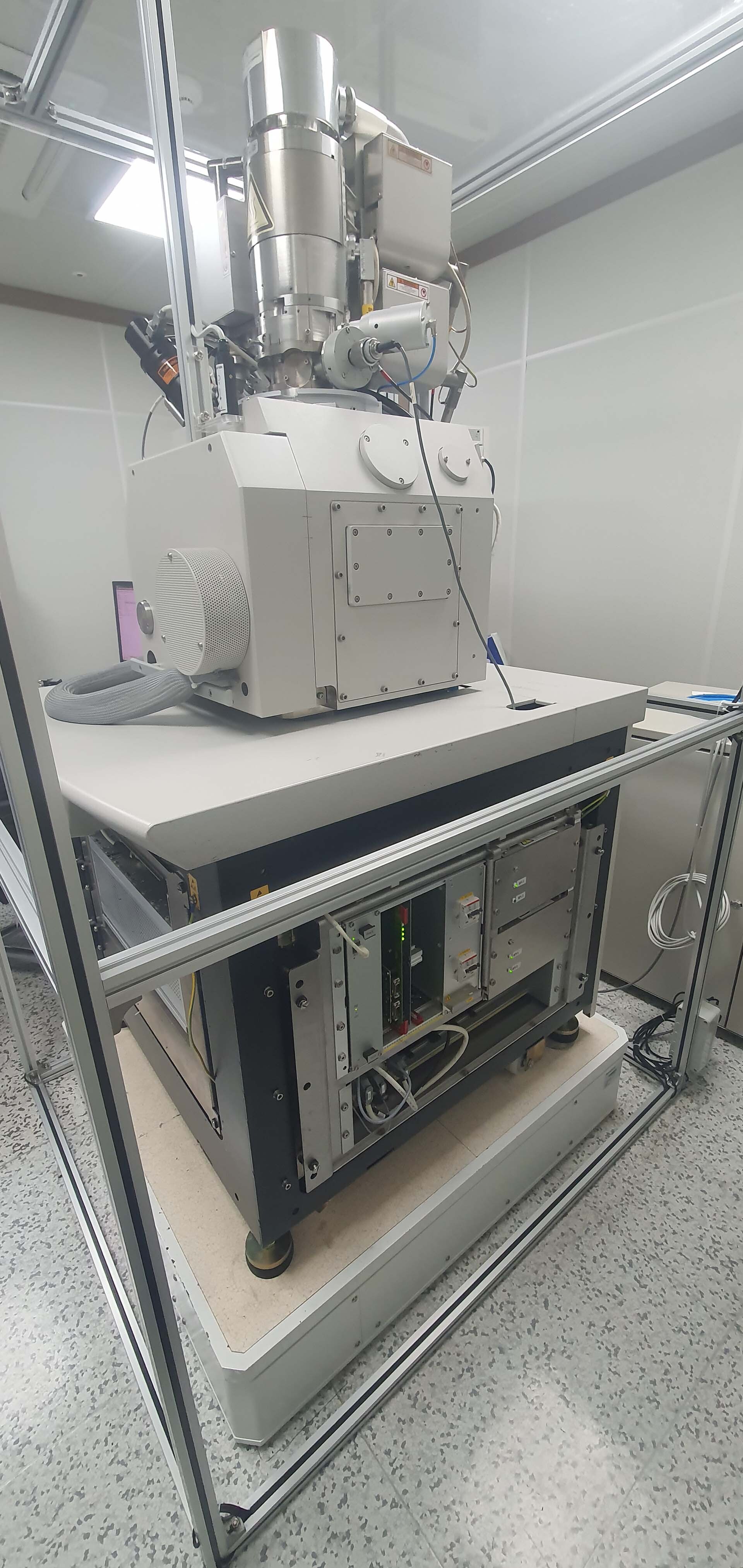 圖為 已使用的 PHILIPS / FEI Nova NanoLab 600 待售