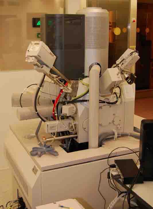 Photo Used FEI Nova NanoSEM 450 For Sale