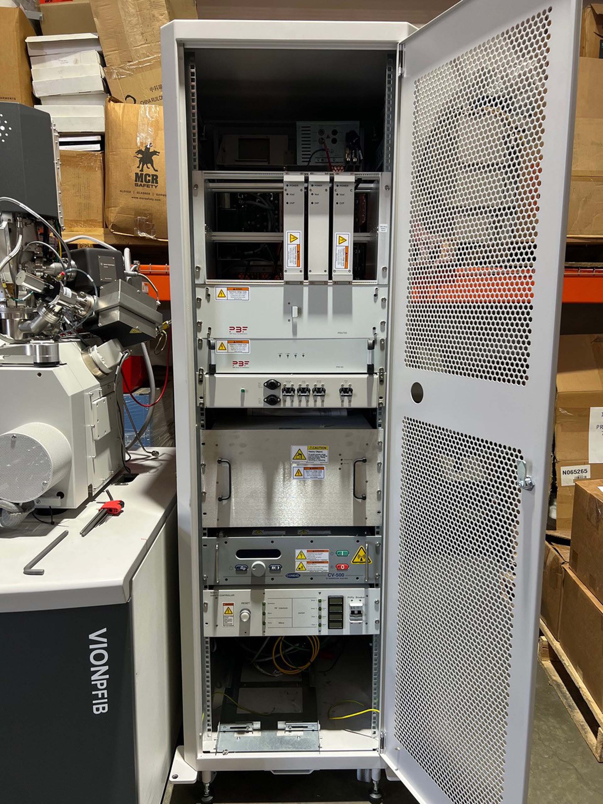 사진 사용됨 PHILIPS / FEI Vion PFIB 판매용