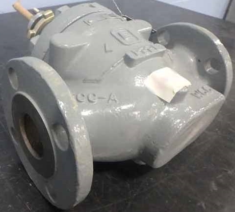 Photo Used FISHER CONTROLS Globe valves for EZ For Sale