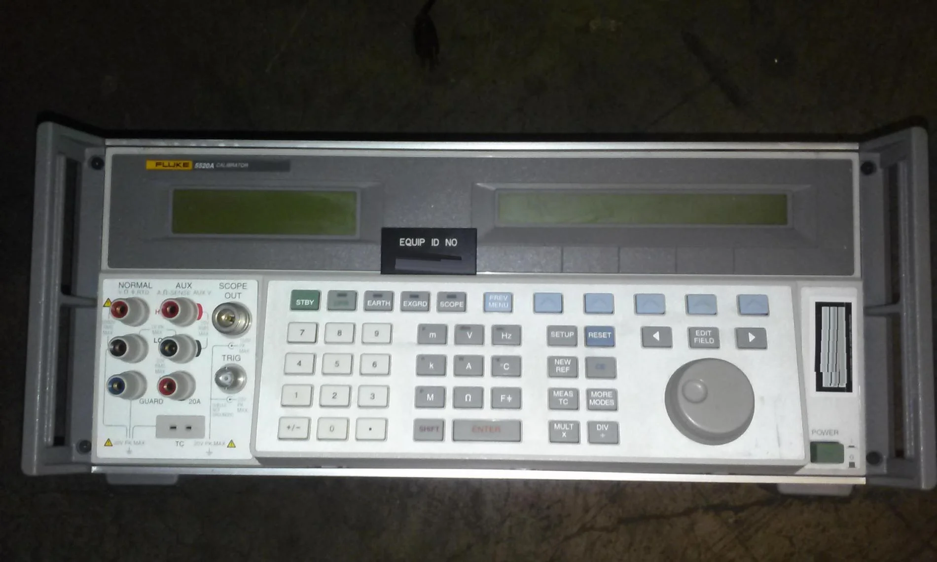 FLUKE 5520A 전자 테스트 장비 판매 가격 9268637에 사용됨 > CAE에서 구매