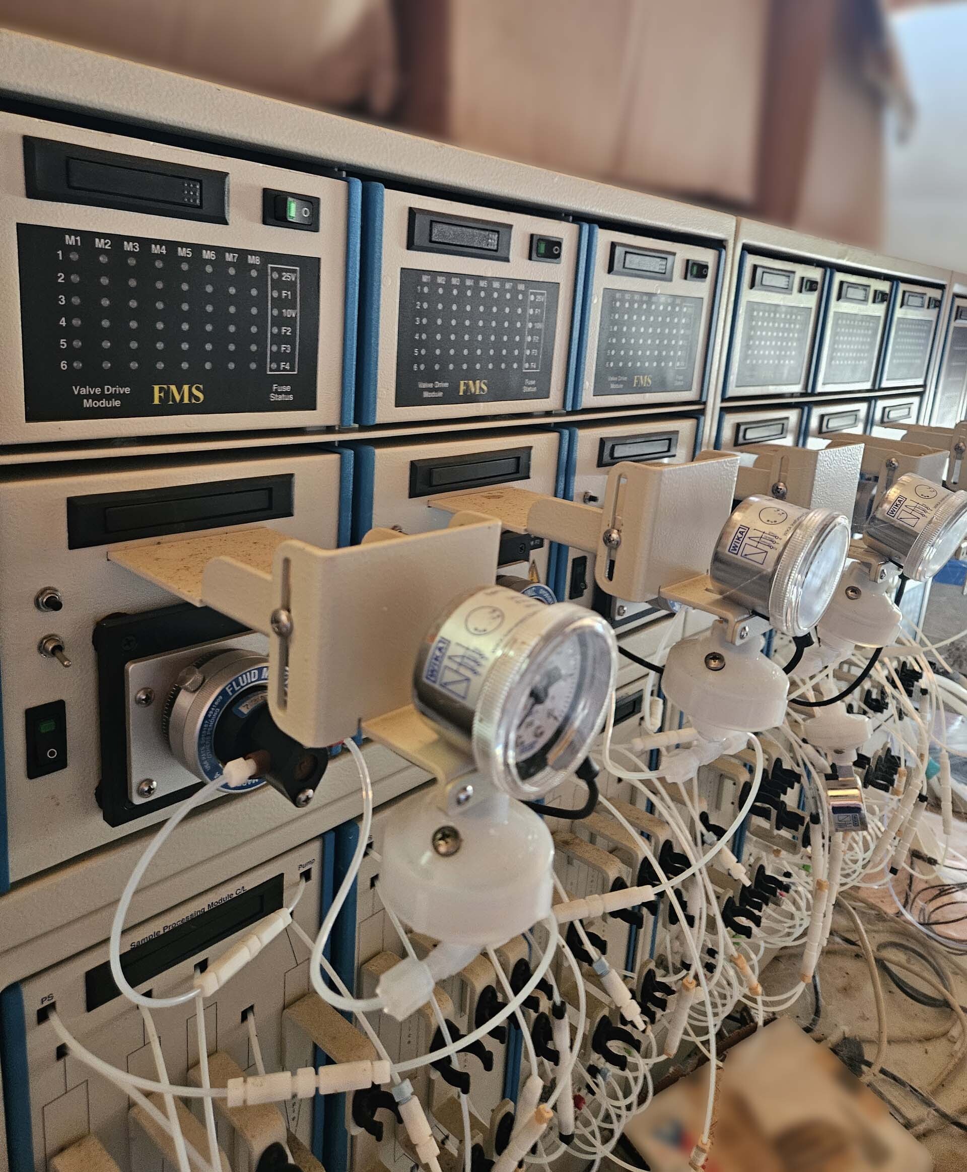 Photo Used FMS Pressurized liquid extraction (PLE) system For Sale