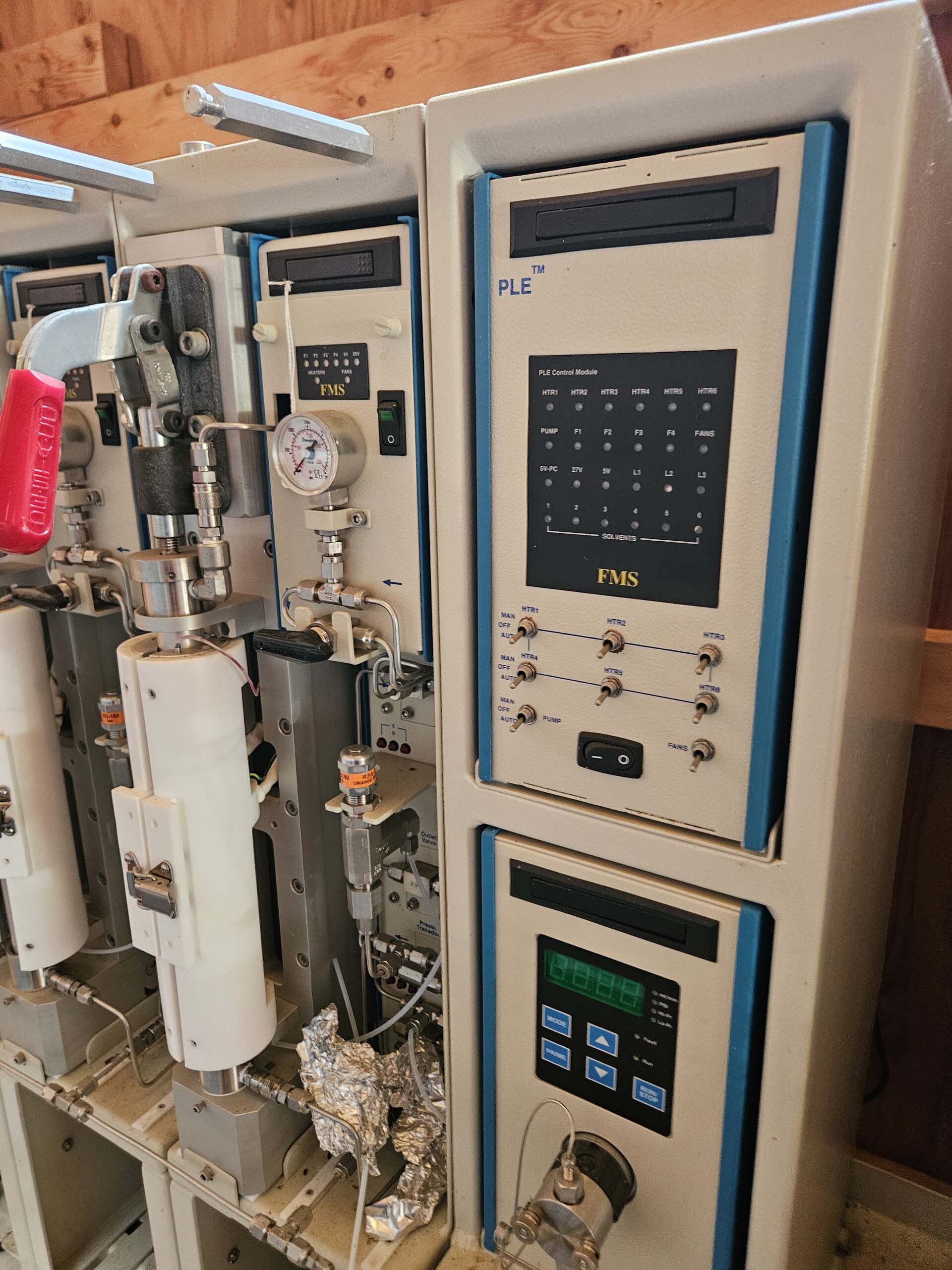 Photo Used FMS Pressurized liquid extraction (PLE) system For Sale