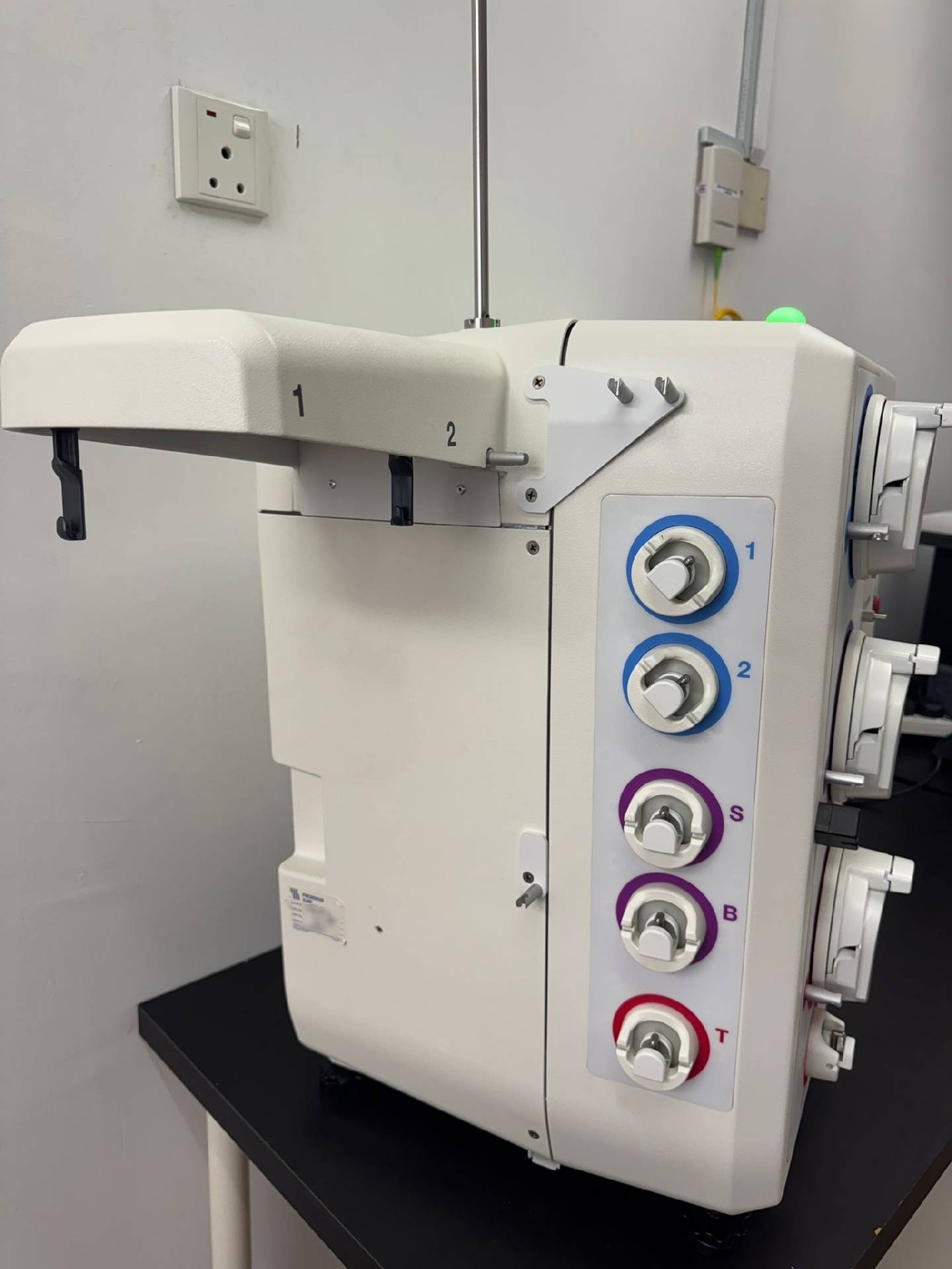 사진 사용됨 FRESENIUS KABI 6R4900C 판매용
