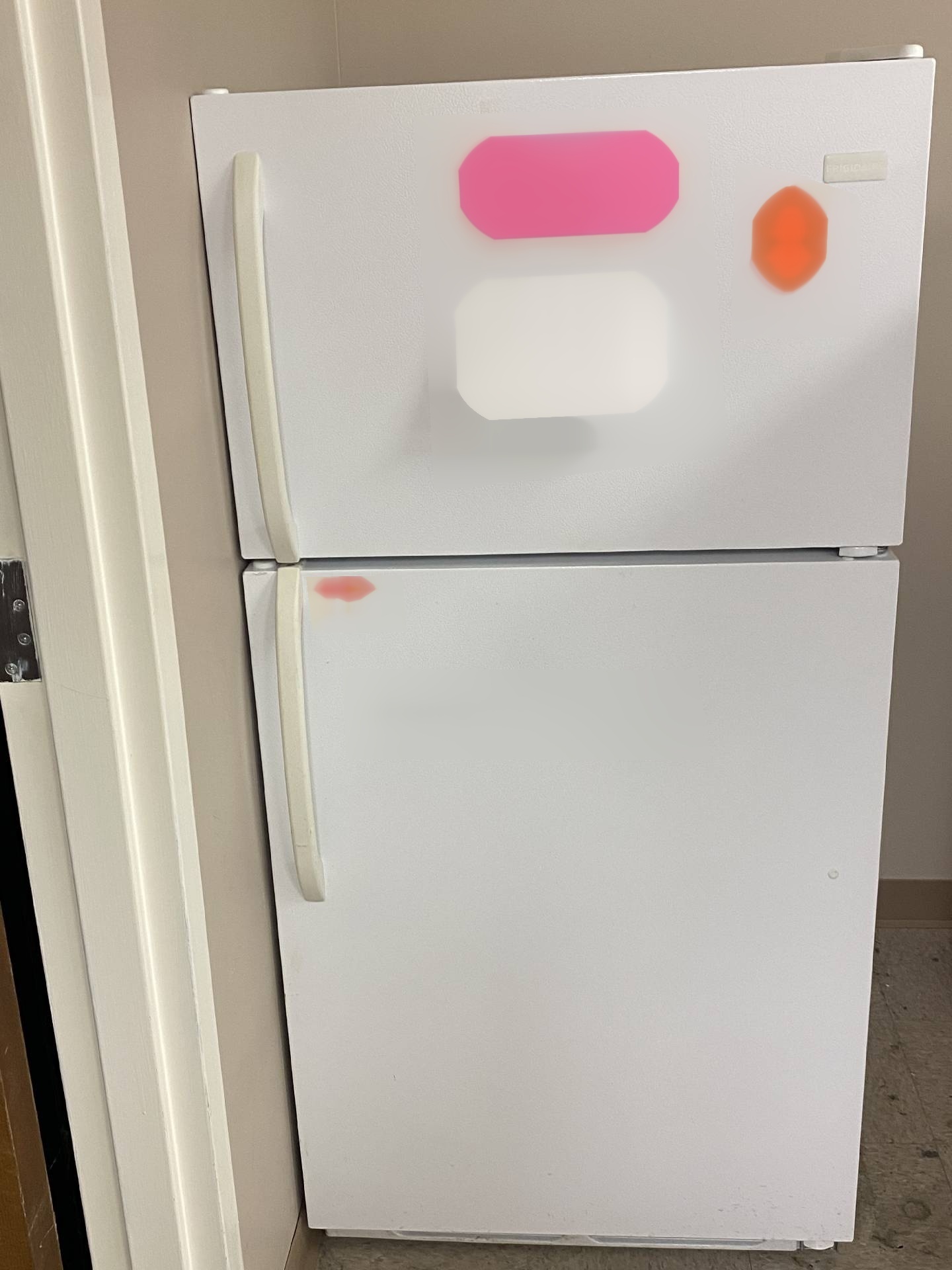 图为 已使用的 FRIGIDAIRE Refrigerator / Freezer 待售