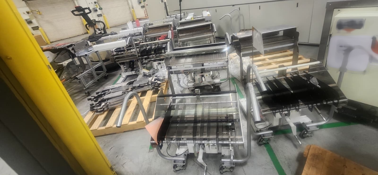 圖為 已使用的 FUJI Lot of feeders and pallets for AIMEX 待售