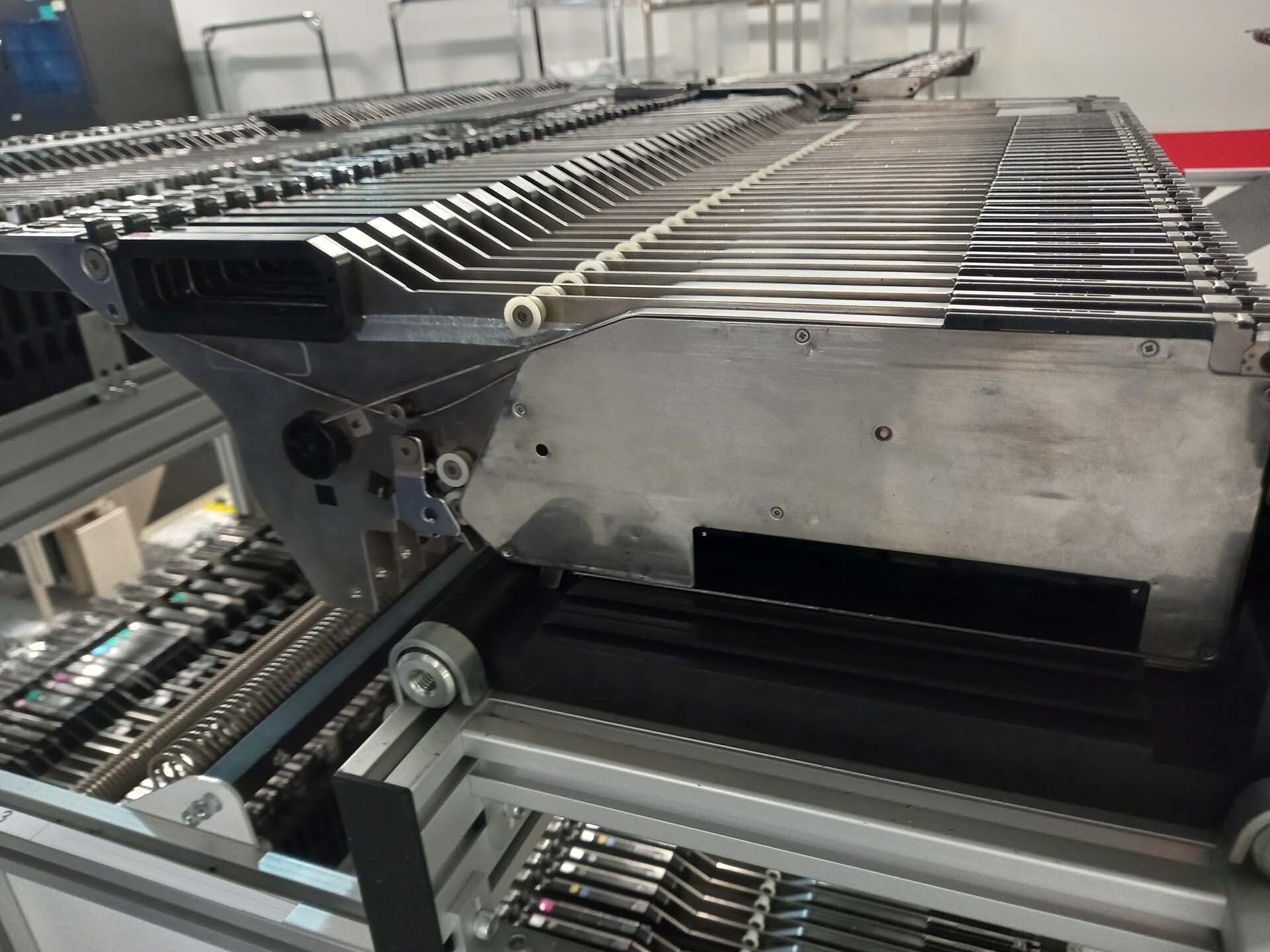 圖為 已使用的 FUJI Lot of feeders 待售