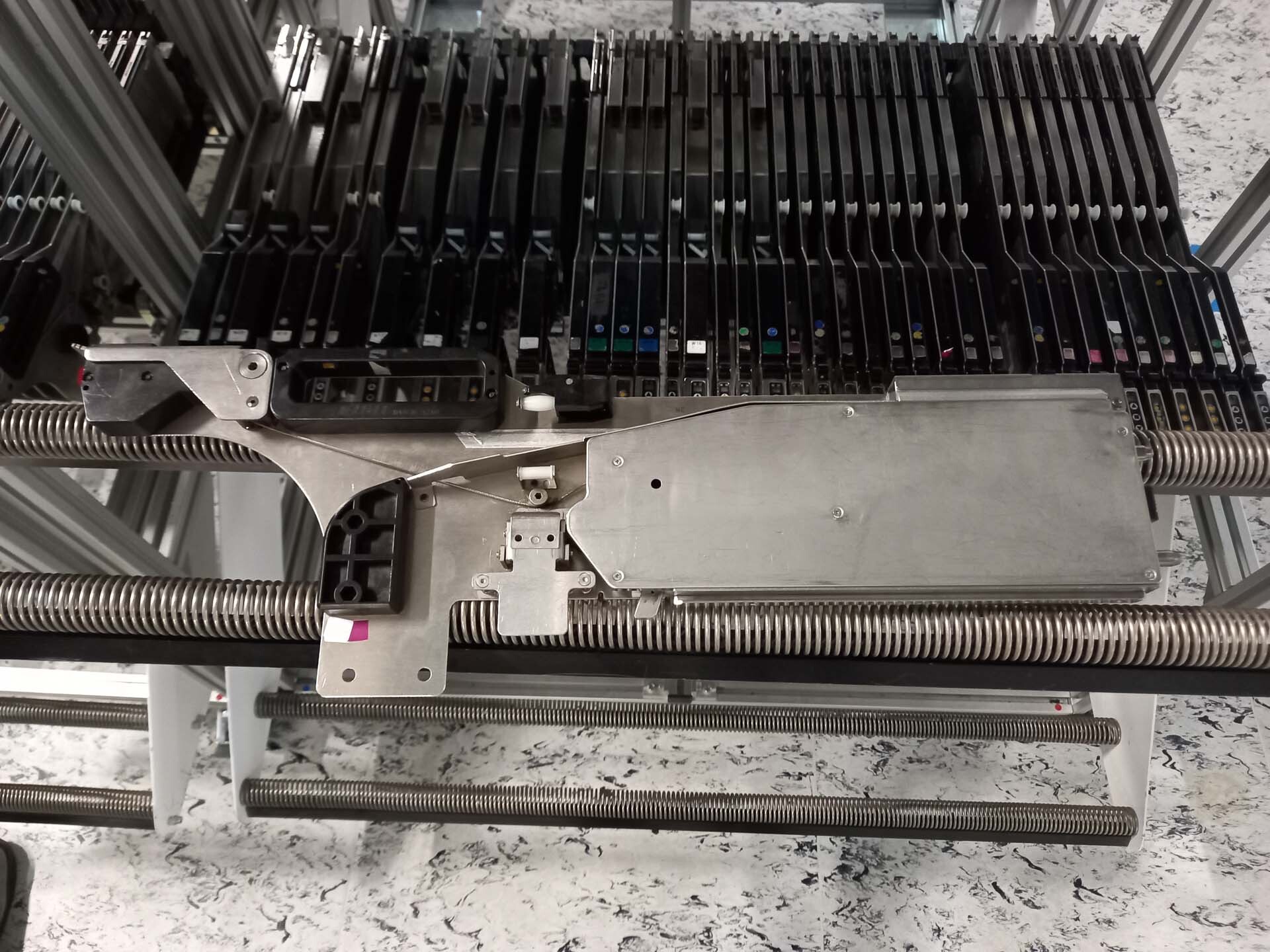 圖為 已使用的 FUJI Lot of feeders 待售