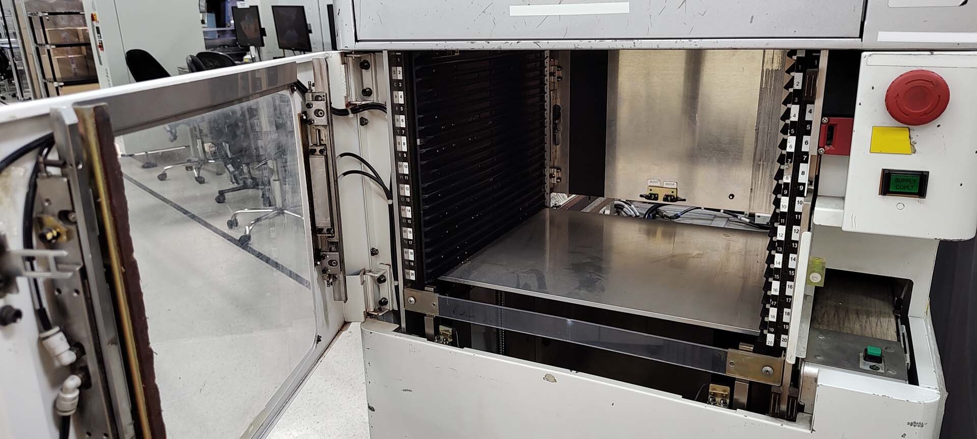 Foto Verwendet FUJI Tray unit for NXT Zum Verkauf