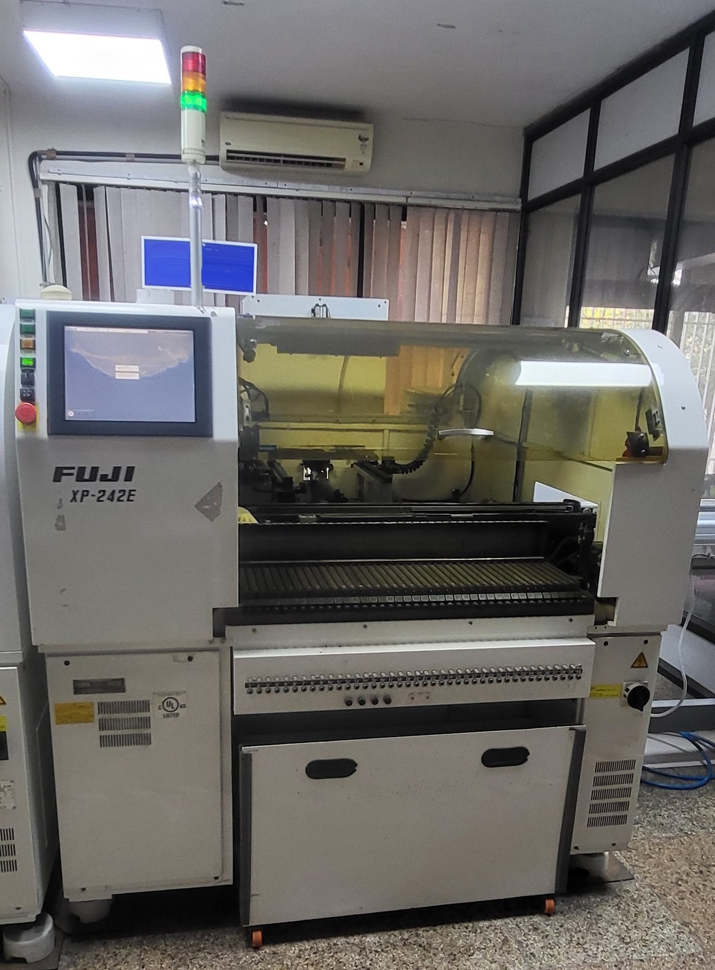 圖為 已使用的 FUJI XP 242E 待售