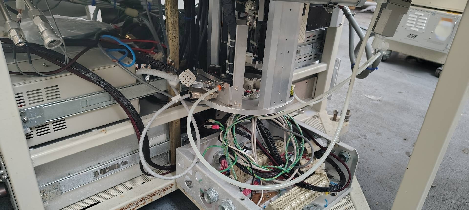 Photo Used GASONICS / NOVELLUS PEP 3010A For Sale