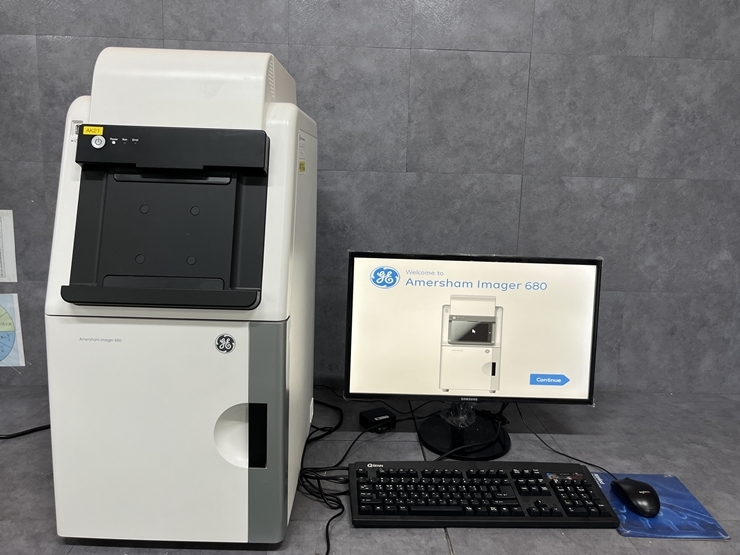 フォト（写真） 使用される GE HEALTHCARE LIFE SCIENCES / AMERSHAM  Imager 680 販売のために