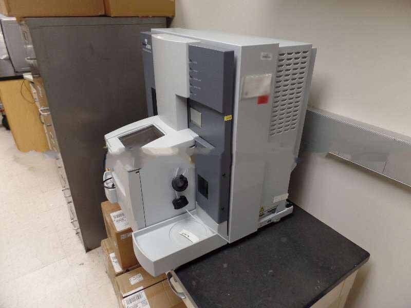 Photo Used GE HEALTHCARE LIFE SCIENCES Biacore T200 For Sale