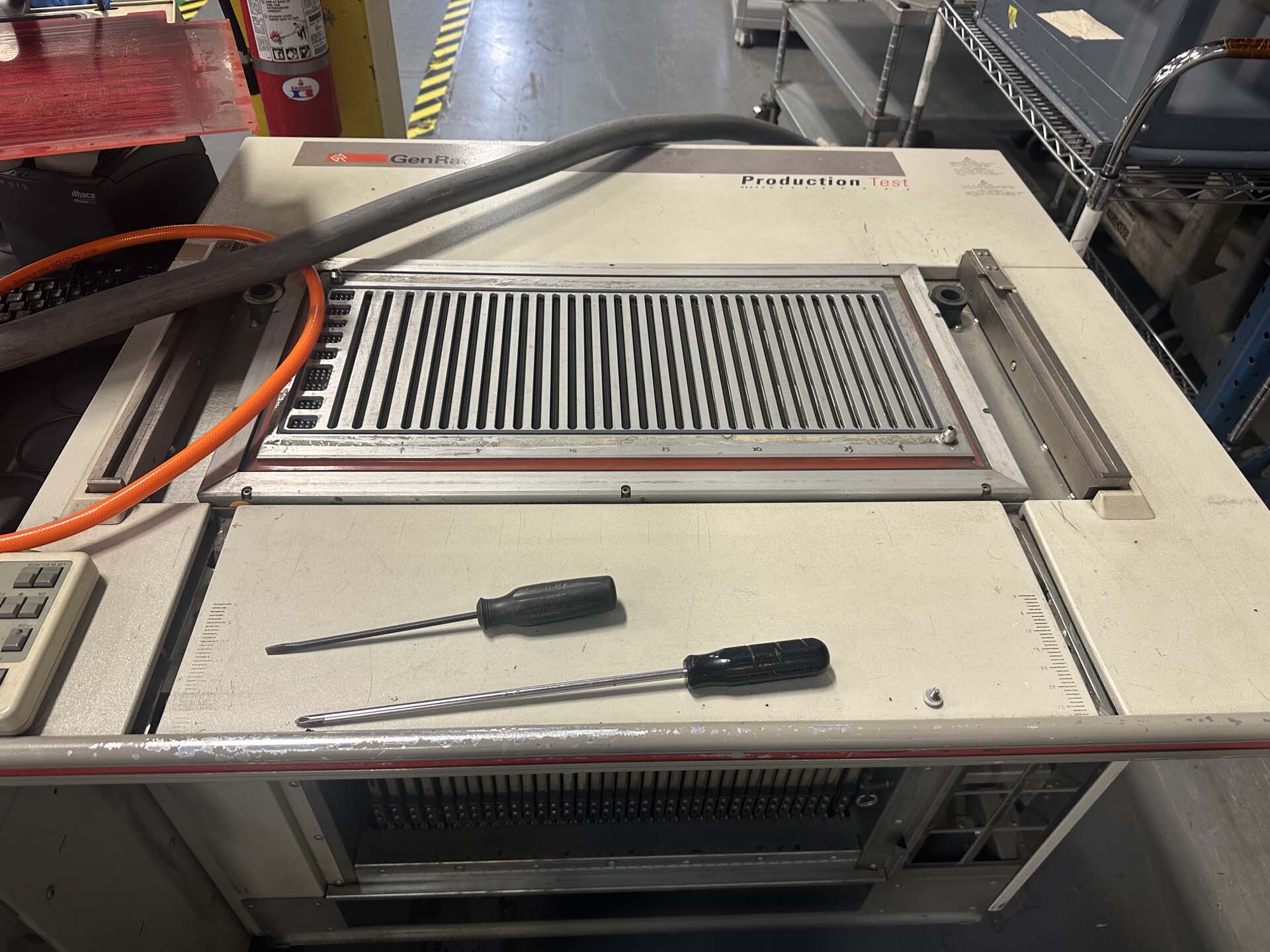 圖為 已使用的 GENRAD 2286i 待售