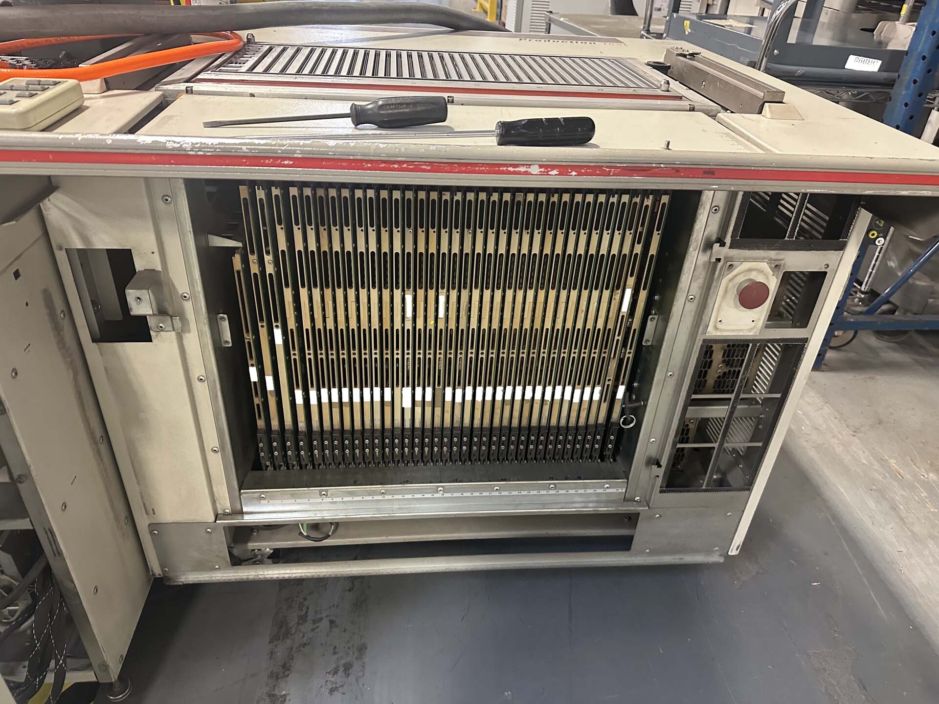 圖為 已使用的 GENRAD 2286i 待售