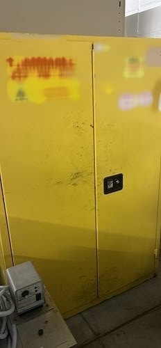图为 已使用的 GLOBAL INDUSTRIAL Fire safe cabinet 待售