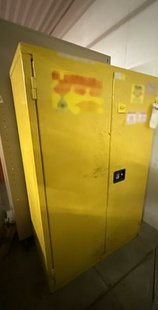 GLOBAL INDUSTRIAL Flammable cabinet #293824190