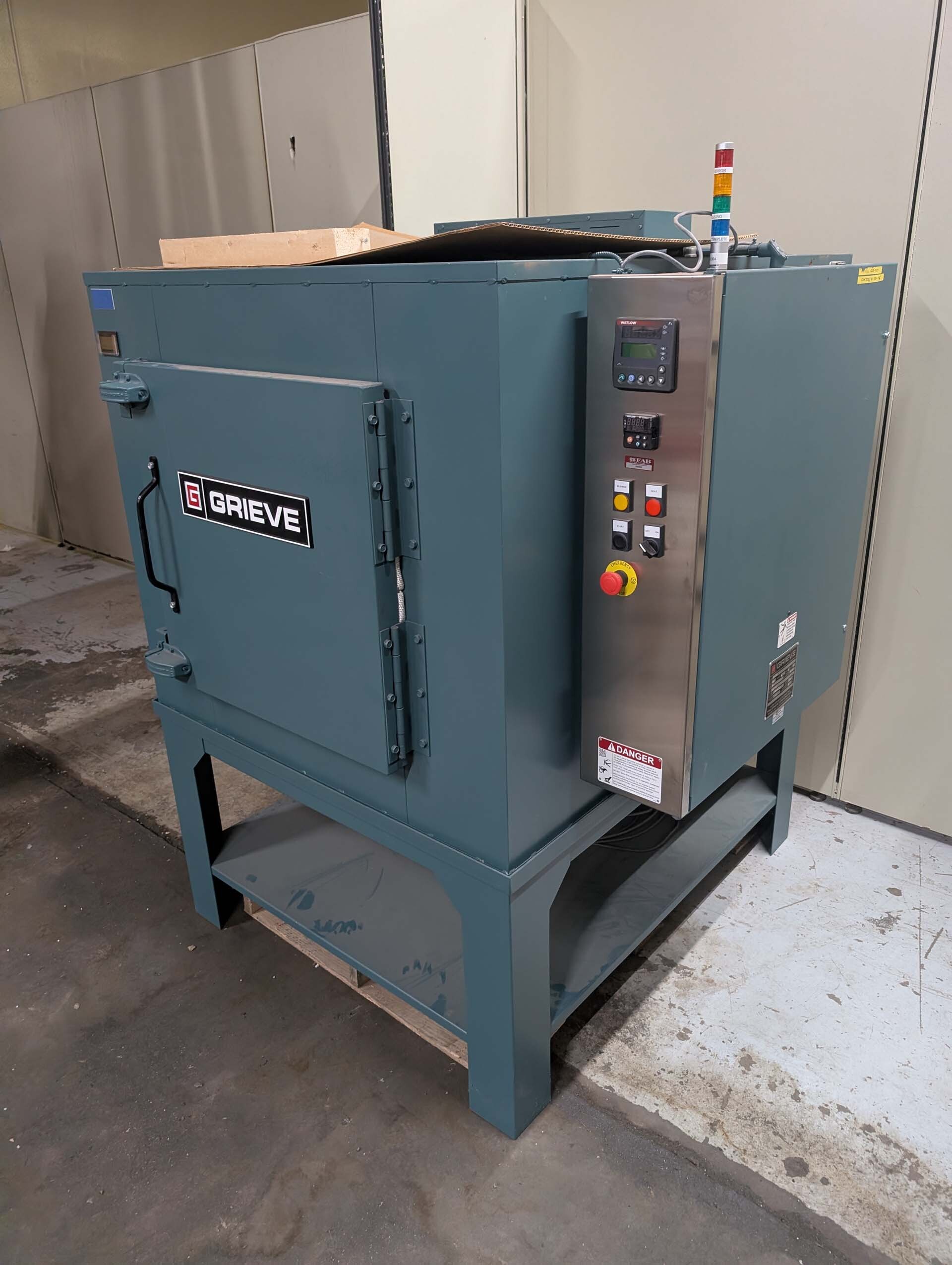 Photo Used GRIEVE AA-700 For Sale