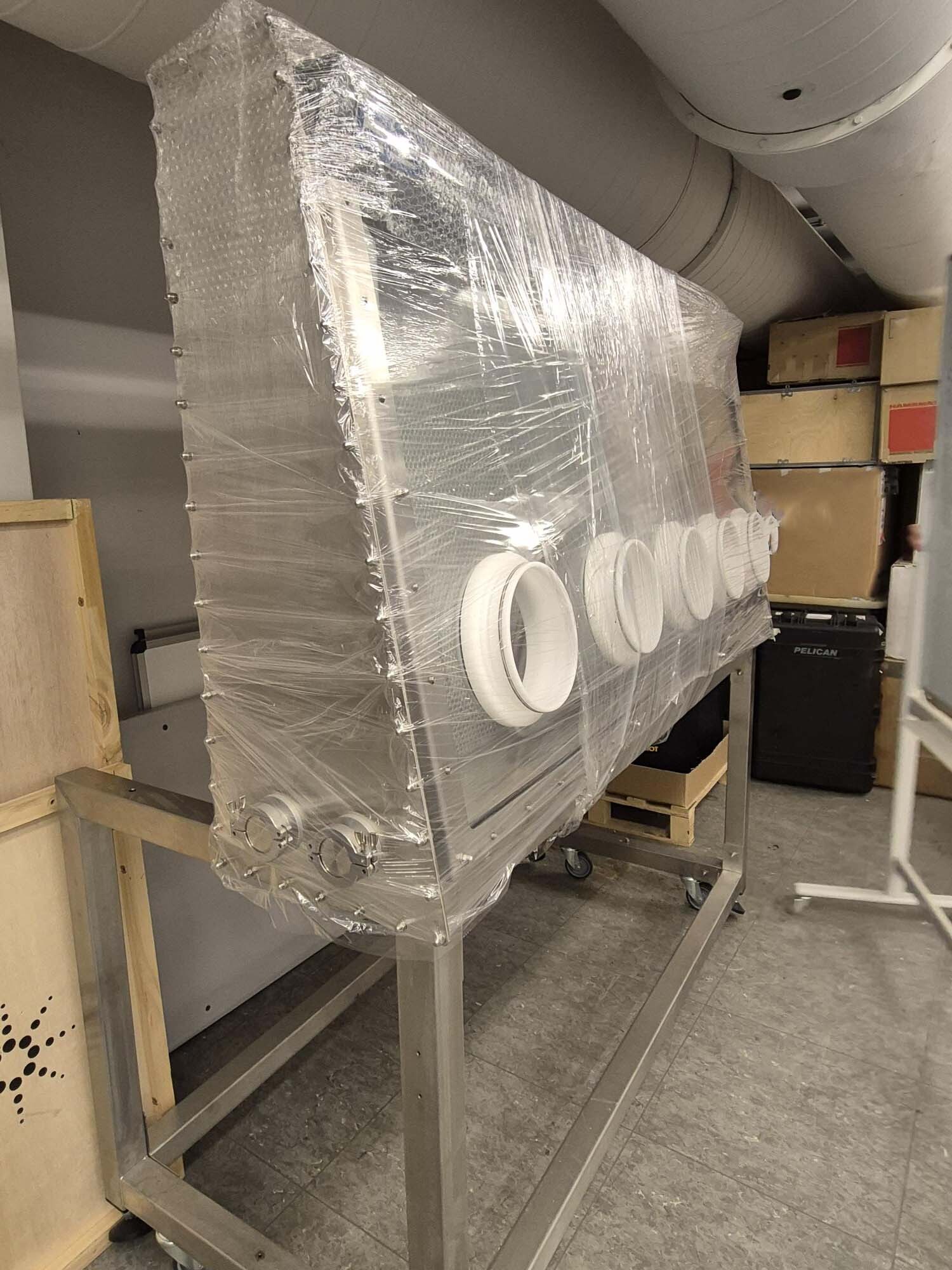 Photo Used GS / LEYBOLD UNIVEX 350 G For Sale