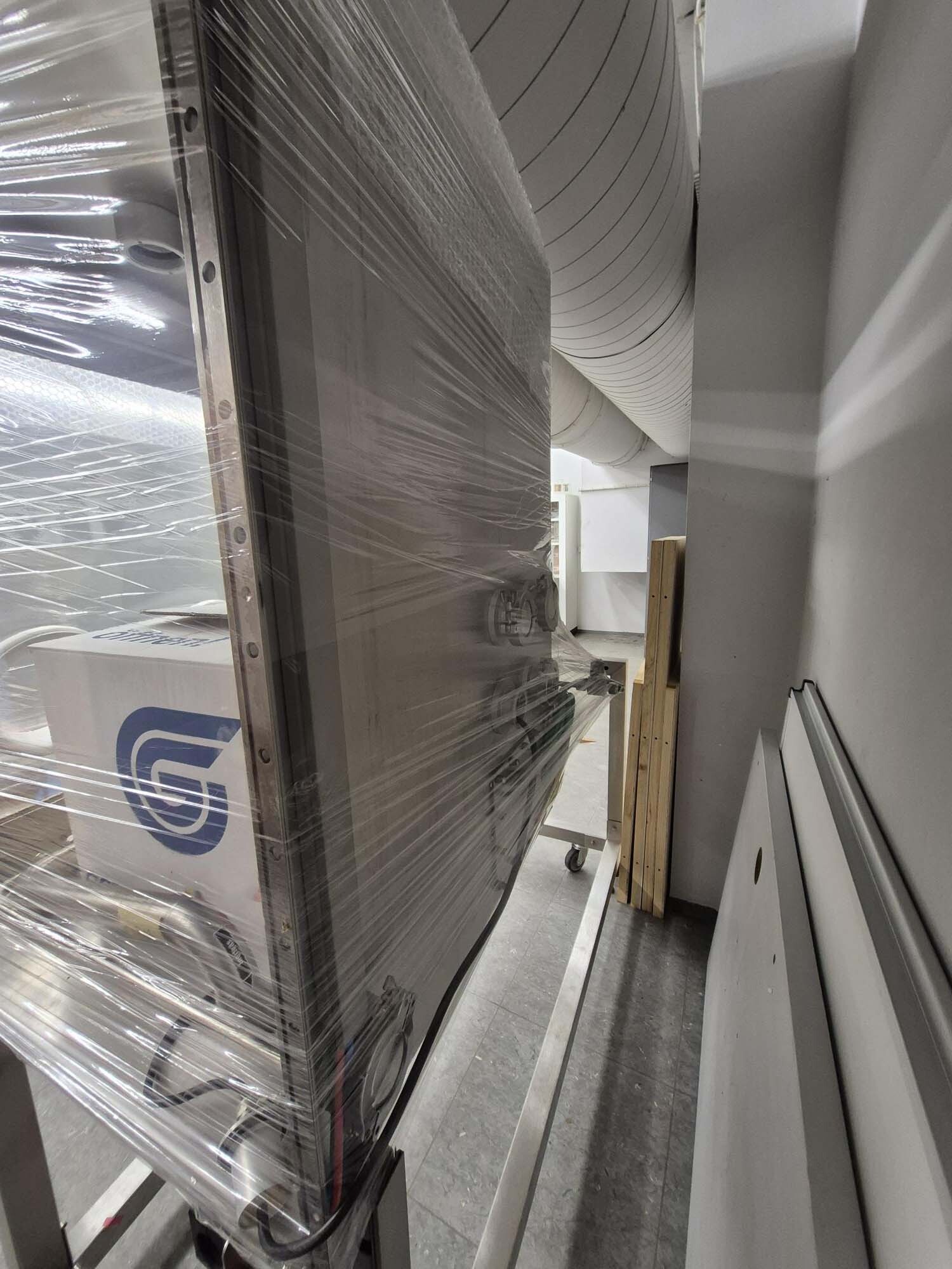 Photo Used GS / LEYBOLD UNIVEX 350 G For Sale