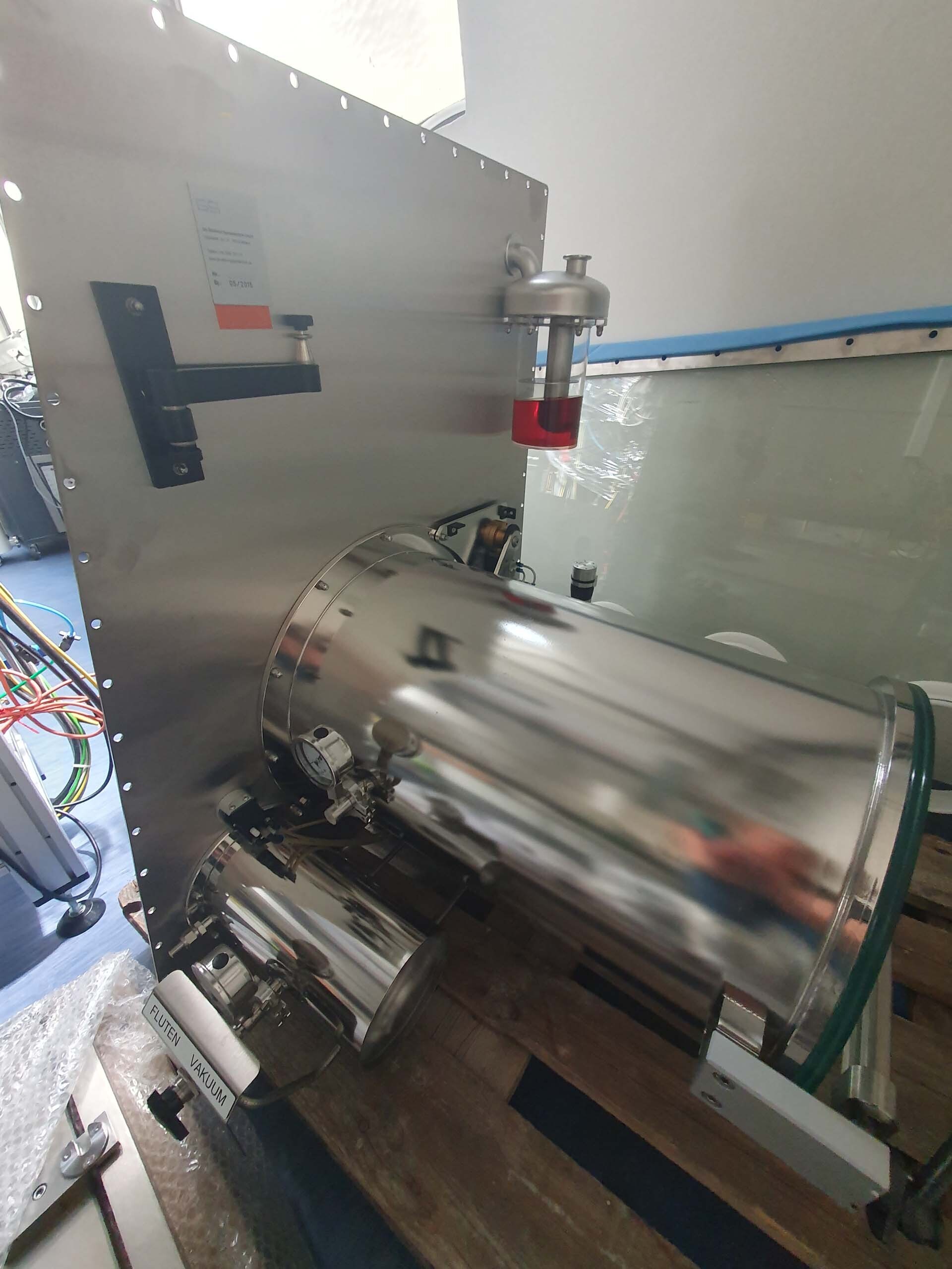 Photo Used GS / LEYBOLD UNIVEX 350 G For Sale