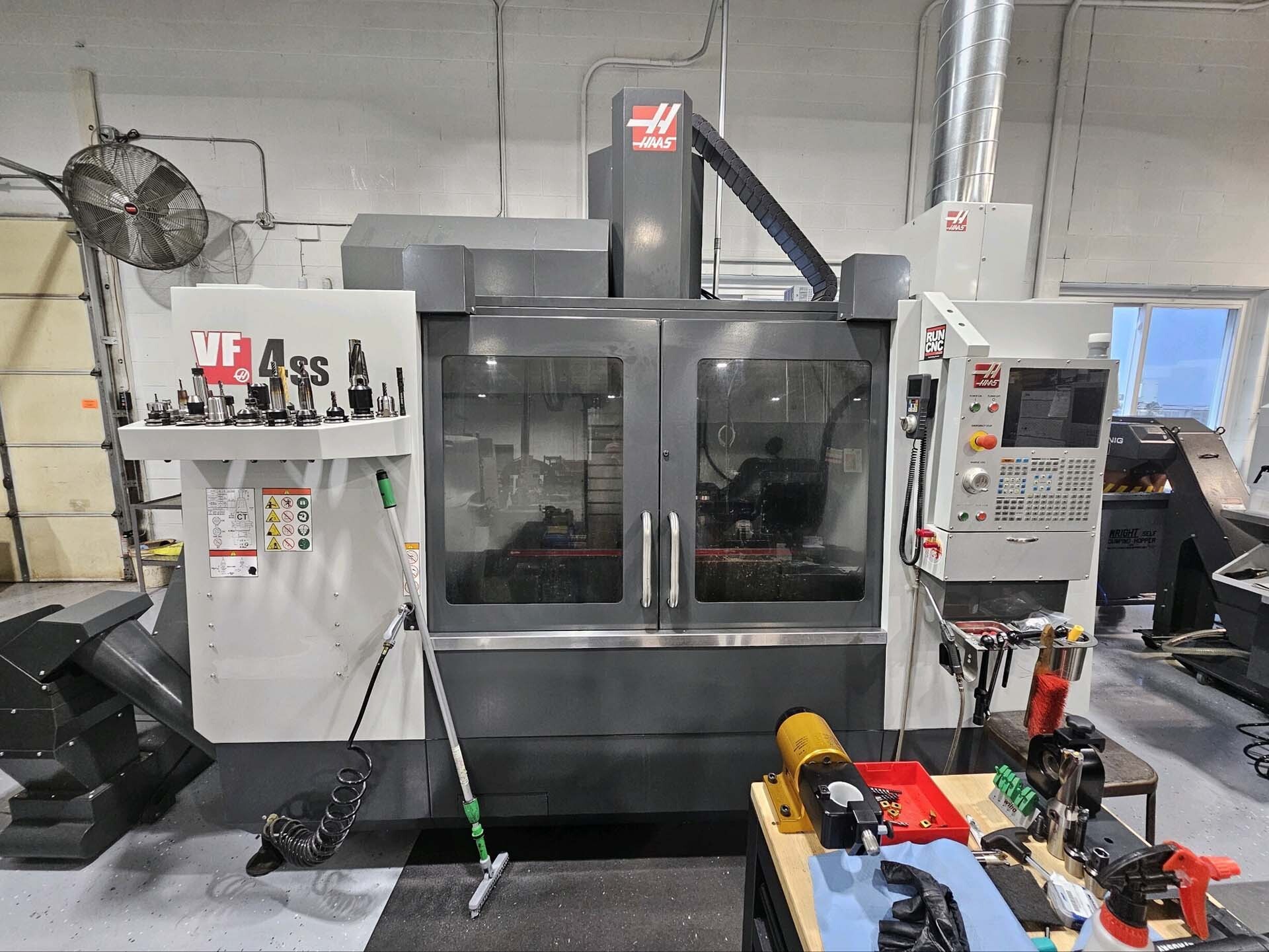 圖為 已使用的 HAAS VF-4SS 待售