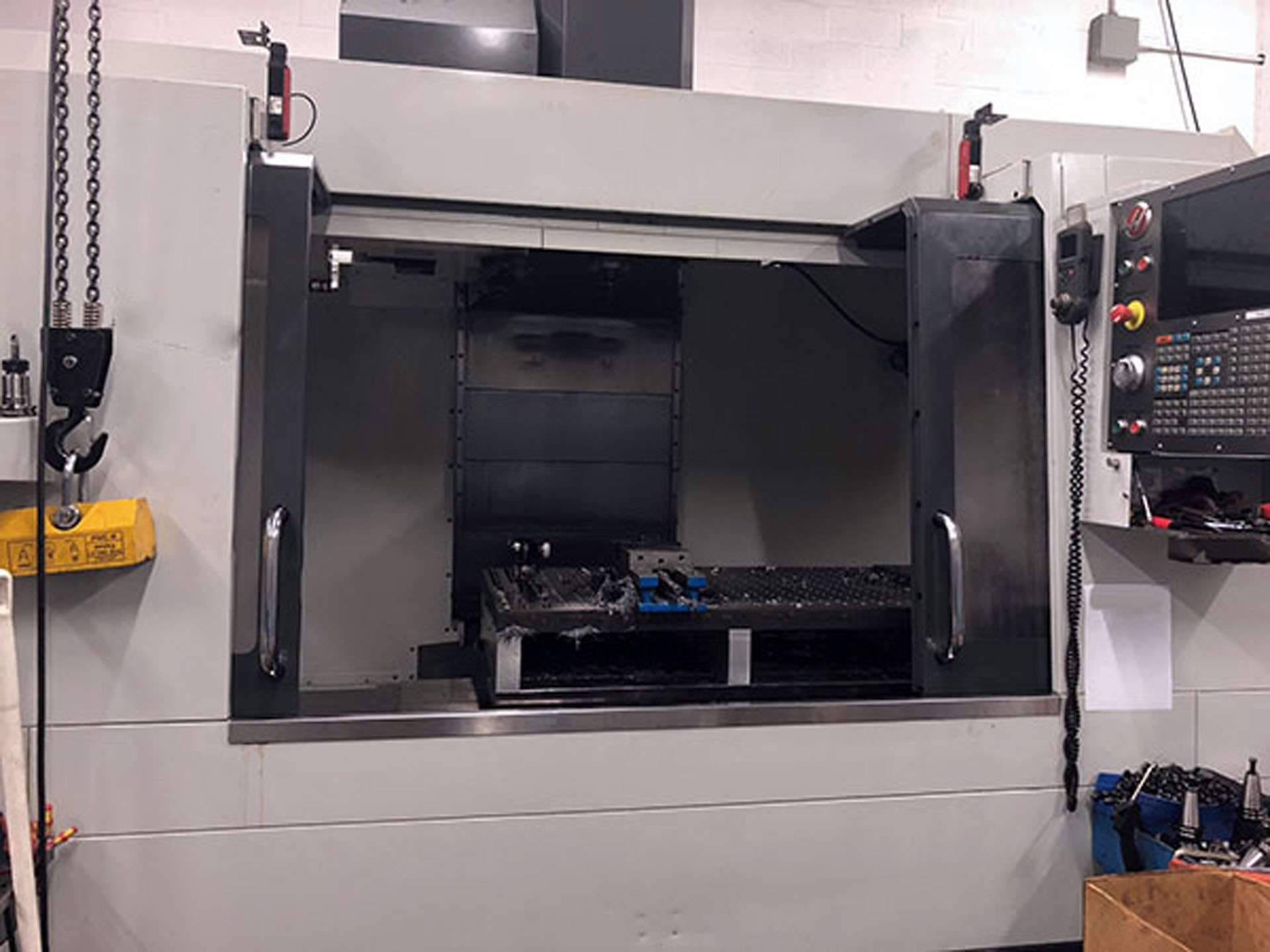 Photo Used HAAS VF-6 For Sale