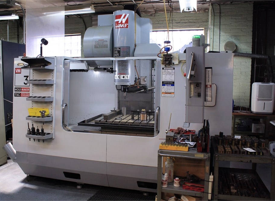 Photo Used HAAS VM-3 For Sale