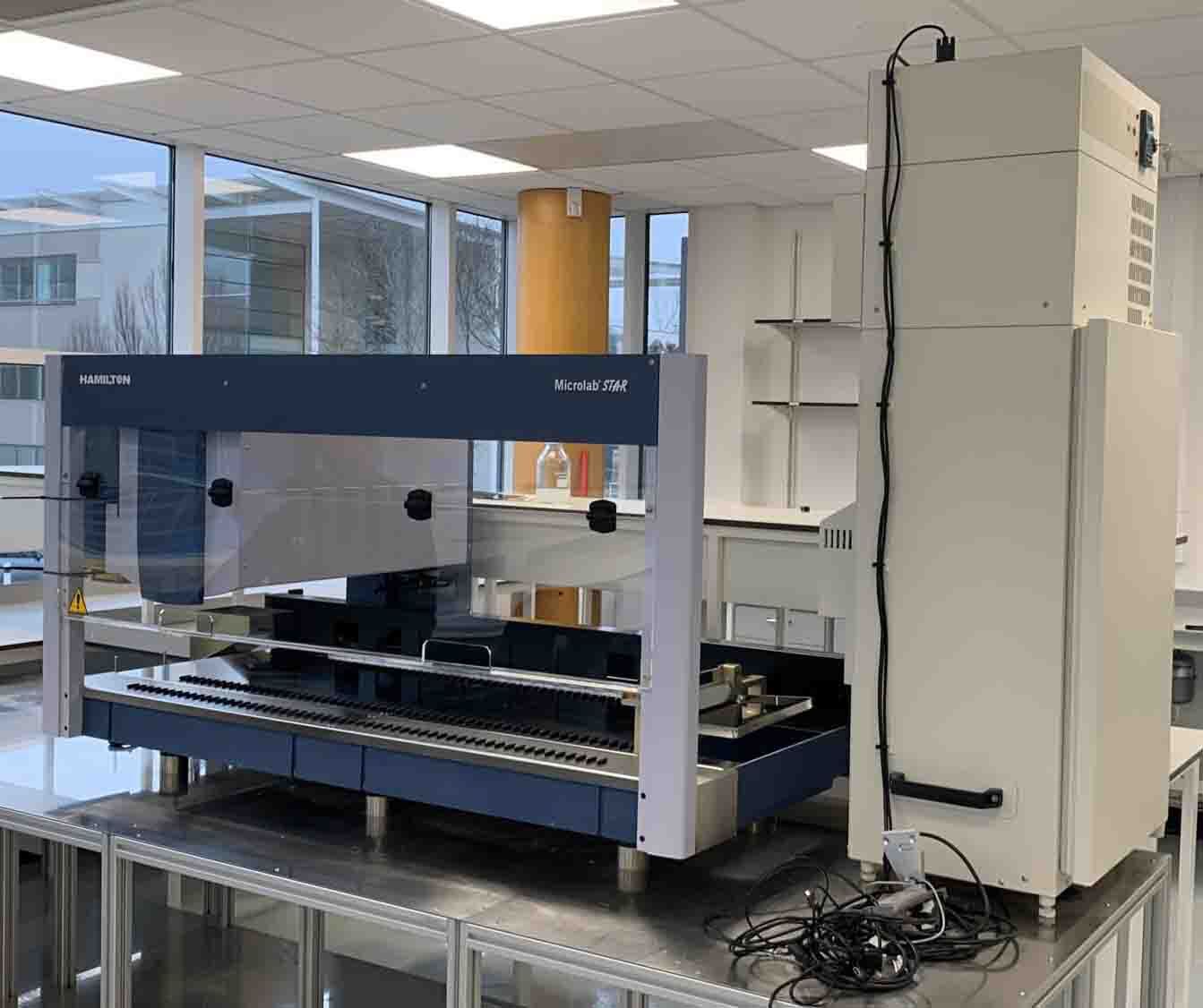 Photo Used HAMILTON ROBOTICS MicroLab STAR For Sale