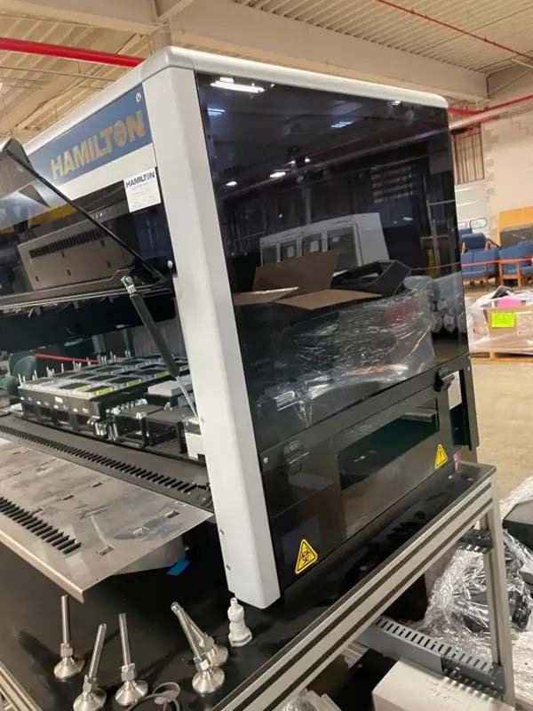 Foto Verwendet HAMILTON ROBOTICS MicroLab STAR Zum Verkauf