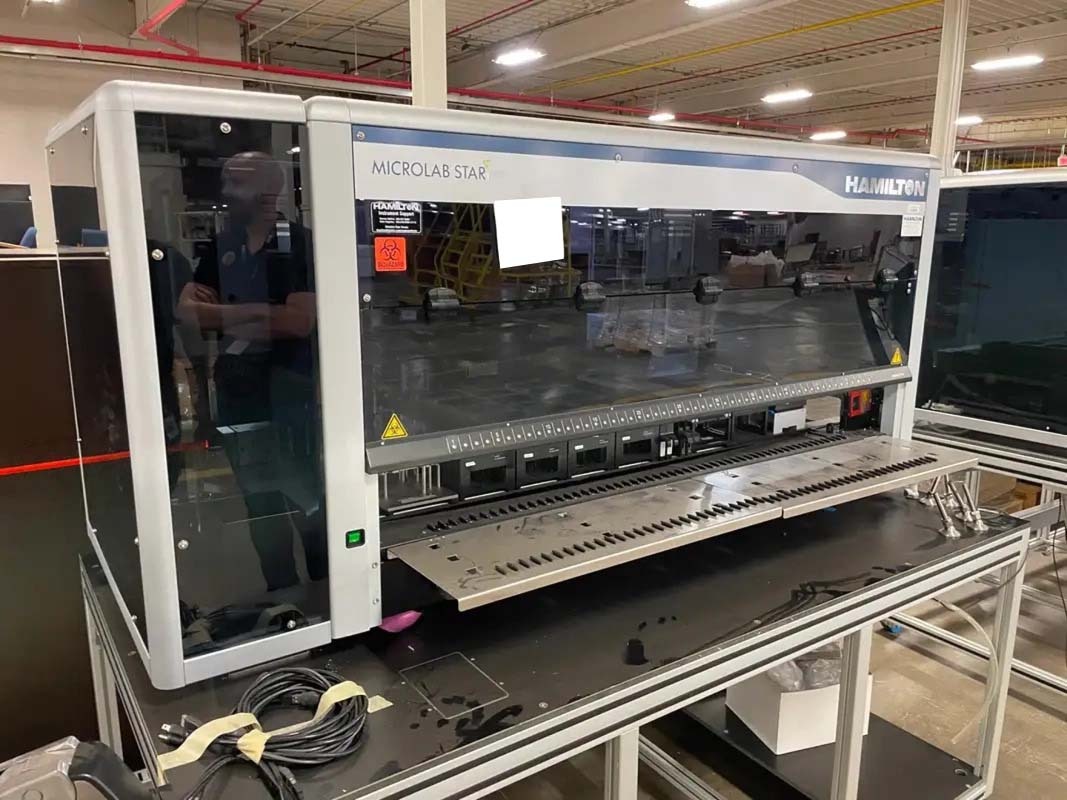 Foto Verwendet HAMILTON ROBOTICS MicroLab STAR Zum Verkauf