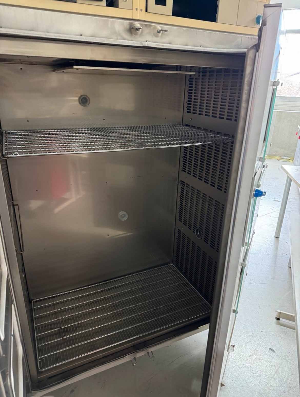 Photo Used HERAEUS UT 6760 For Sale