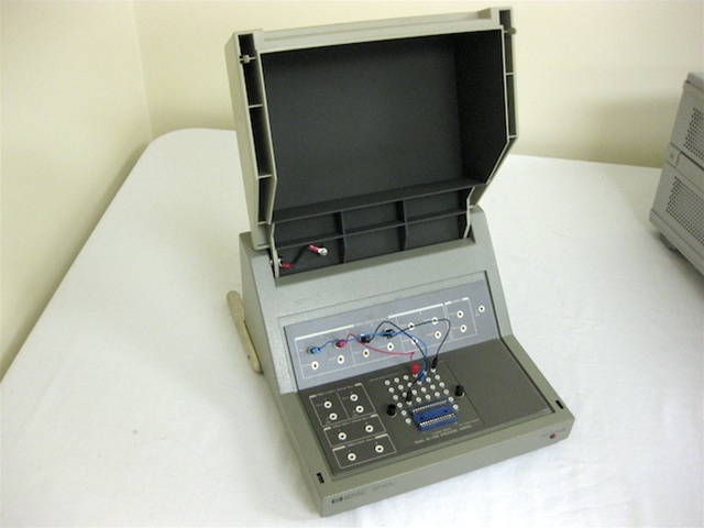 Foto Verwendet AGILENT / HP / HEWLETT-PACKARD / KEYSIGHT 16442A Zum Verkauf