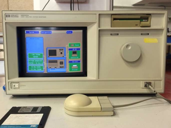 Photo Utilisé AGILENT / HP / HEWLETT-PACKARD / KEYSIGHT 16500A À vendre