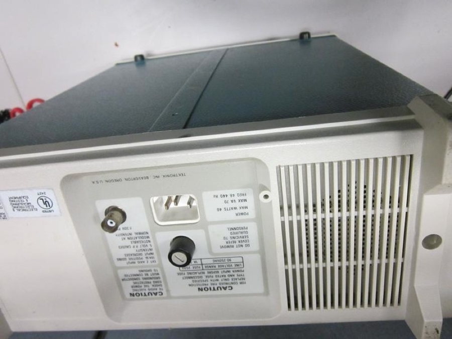 Foto Verwendet AGILENT / HP / HEWLETT-PACKARD / KEYSIGHT 1661C Zum Verkauf